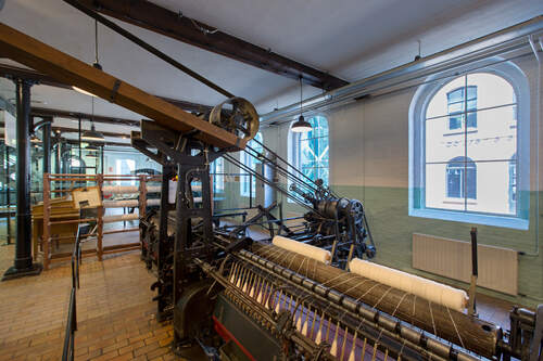 Textielmachine textielmuseum Tilburg