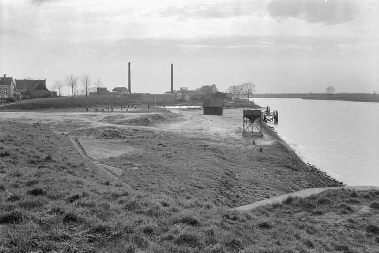 Stadswallen van Heusden in 1964 (foto: Rijksdienst voor het Cultureel Erfgoed)