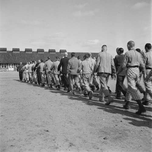 In kamp Vught werden na de bevrijding collaborateurs geïnterneerd. (Bron: Fotocollectie Anefo, 1945, Wikimedia Commons)