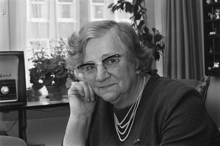 Mevrouw G. van Tholen in opdracht Brabant Pers